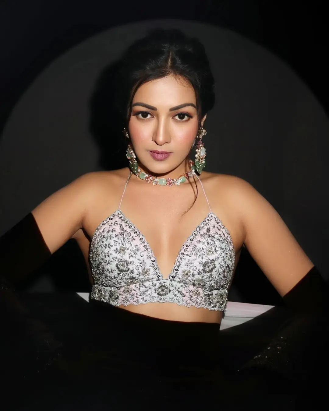 INDIAN ACTRESS CATHERINE TRESA IN WHITE LEHENGA CHOLI